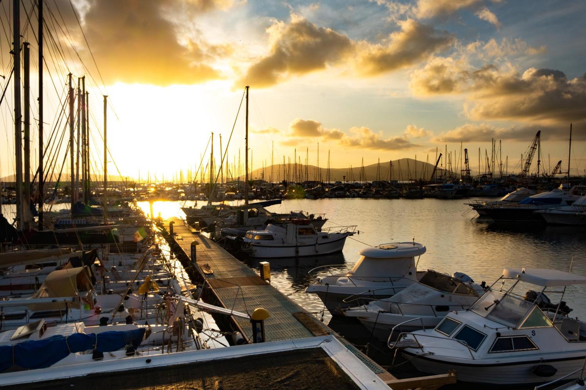 Filipp'S House Boat Hotel Alghero Bagian luar foto